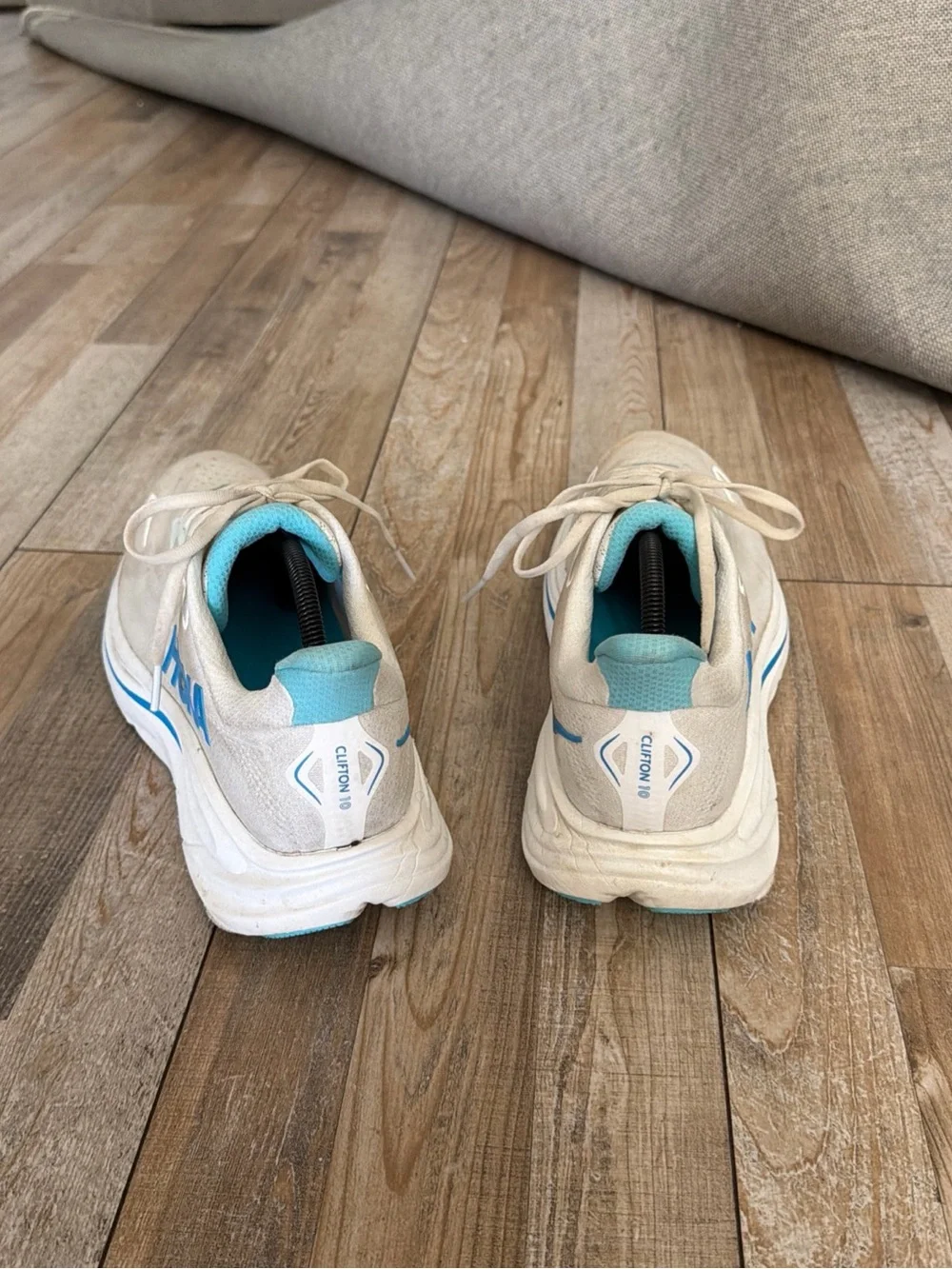 Hoka Clifton 10 Men's Size 10.5 Wide 2E White Skyward Blue 1162032